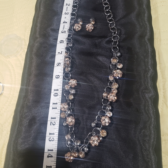 SIMPLY VERA VERA WANG necklace and earrings Set - Picture 3 of 6